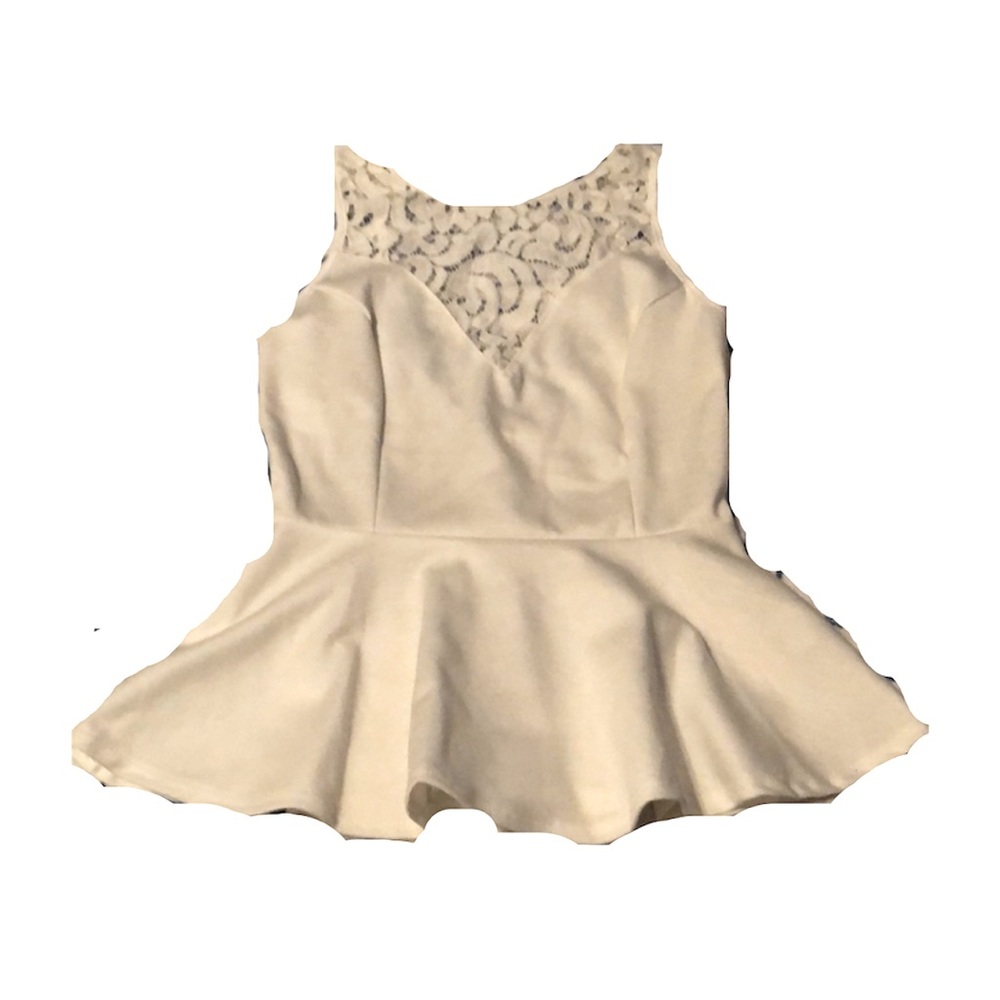 White fit and flare top D17